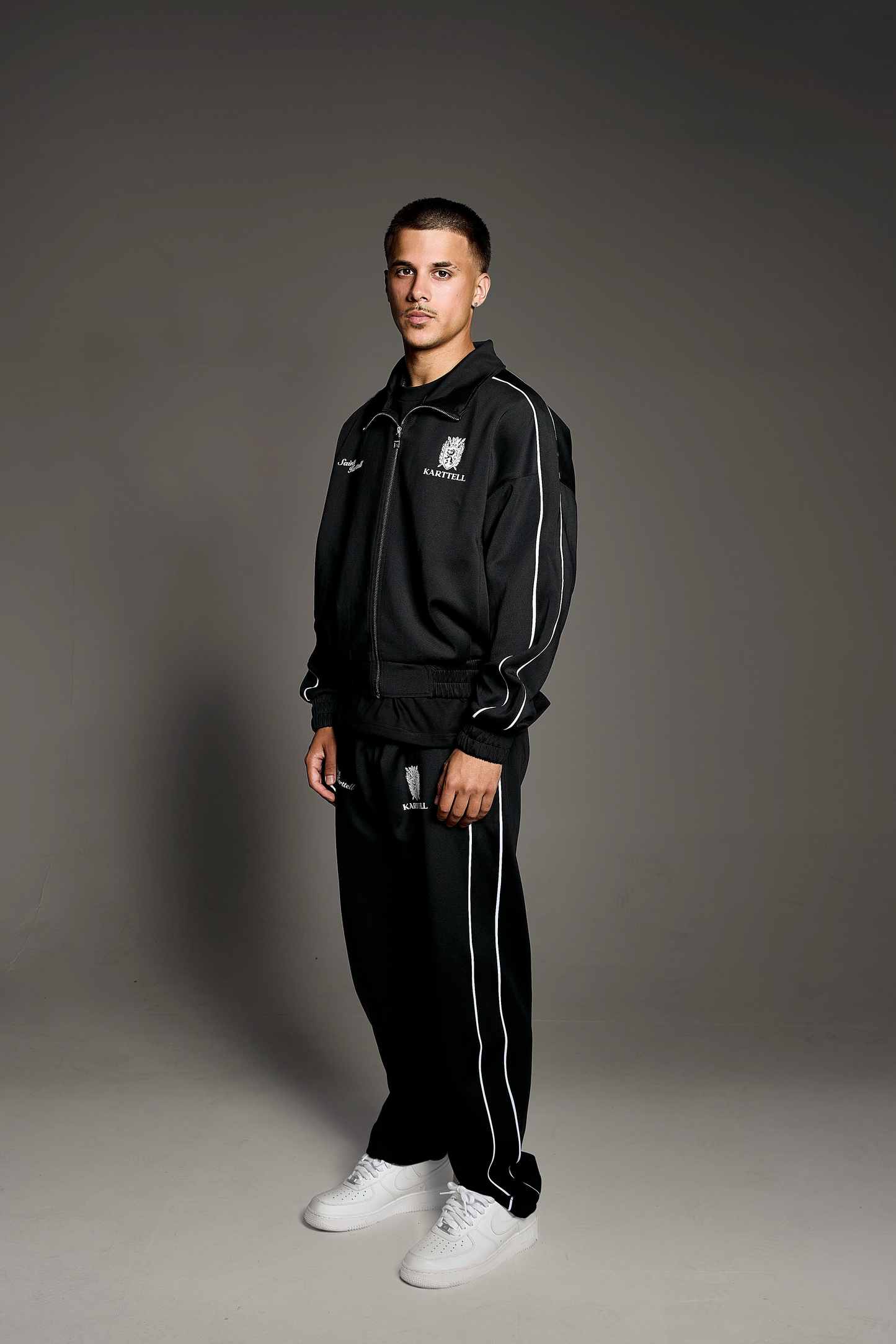 SK LJ TRACK PANTS (BLACK)