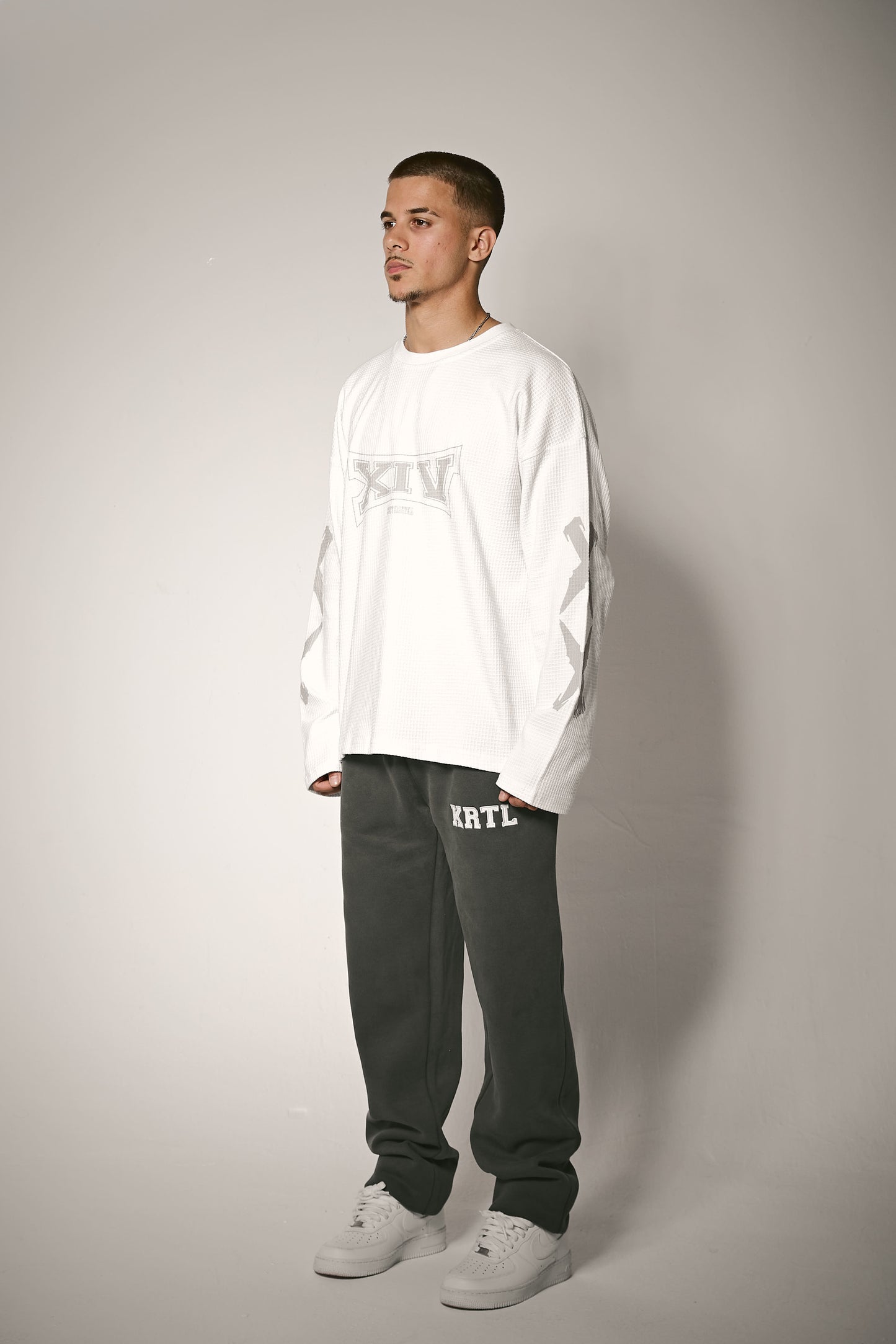 XIV WHITE LONGSLEEVE