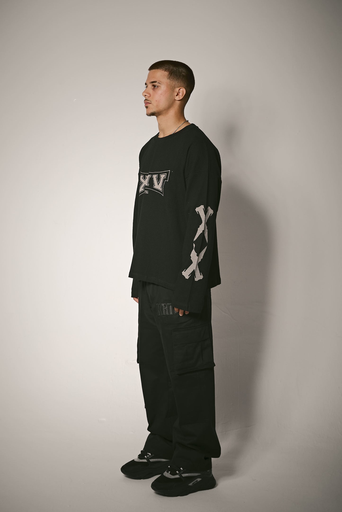XIV BLACK LONGSLEEVE