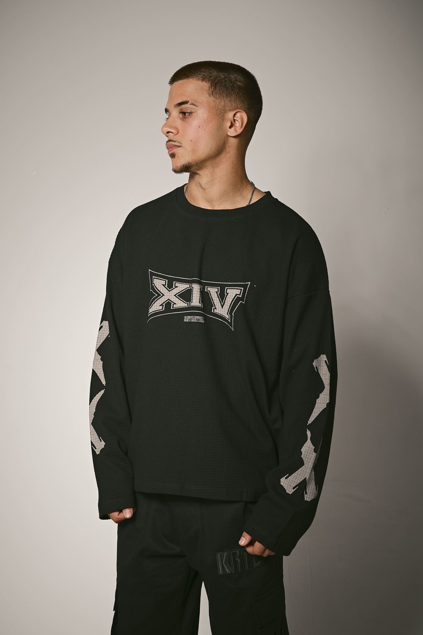 XIV BLACK LONGSLEEVE